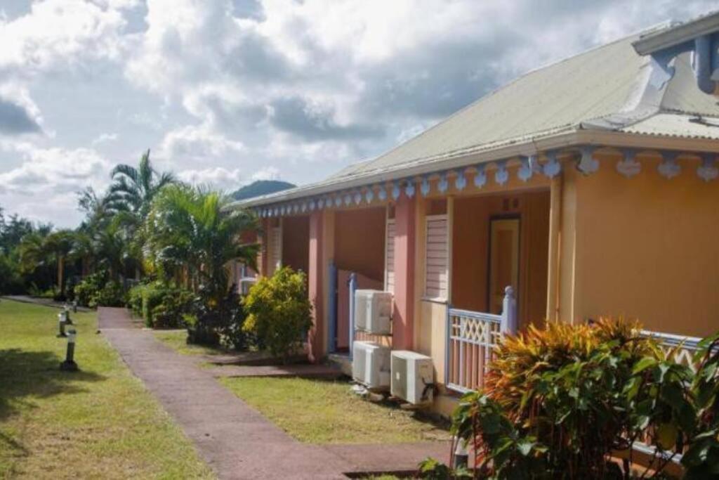 Studio A 400M De La Plage Pointe Marin Sainte-Anne Exterior photo